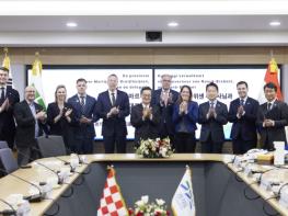 김동연 경기도지사, 네덜란드 노르트브라반트주 대표단 만나 첨단사업 ‘혁신동맹’ 강화 의기투합 기사 이미지