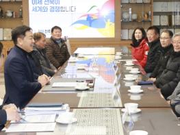 한국쌀전업농 전북특별자치도 연합회, 연말 맞아 취약계층에 쌀 200포 기탁 기사 이미지