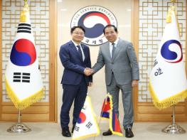 국세청, 국제공조 강화로 디지털 세정은 키우고 사이버 탈세는 막는다 기사 이미지