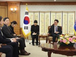 김민석 국무총리, 미샤 라스킨 리플렉션AI 대표 등 관계자 접견 기사 이미지