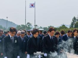 이재명 대통령 '대결과 긴장의 서해 끝내고 공동 성장·번영 새 역사 온 힘' 기사 이미지
