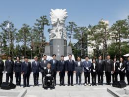 화성특례시의회, 제71회 현충일 추념식 참석 기사 이미지