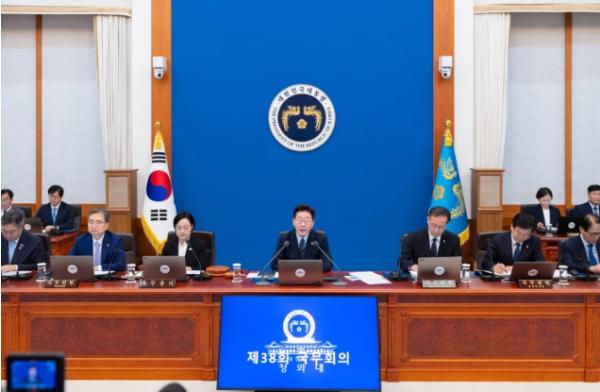 이재명 대통령 '내년 예산, 초격차 선도국가 도약 디딤돌…국민 삶 변화 마중물' 기사 이미지