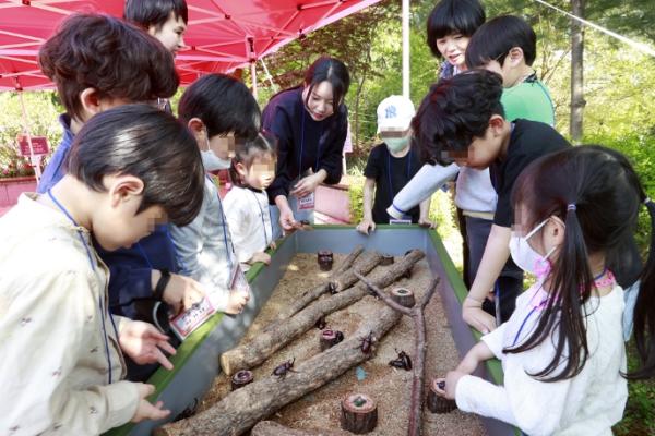 곤충의 모든것! 경기도농업기술원, 10~11월 ‘곤충도슨트투어’ 운영 기사 이미지