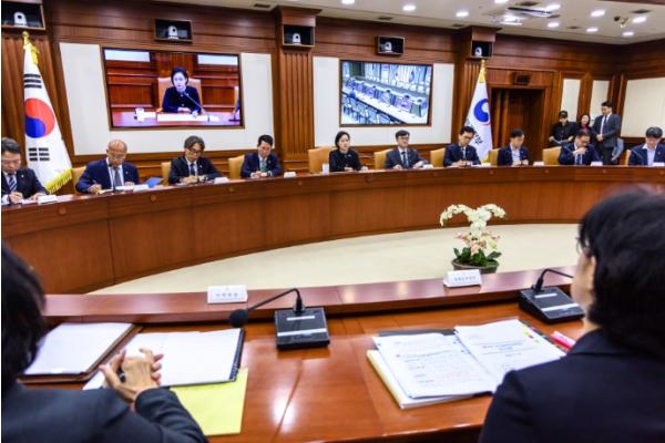 한성숙 국무총리, 제14회 국가정책조정회의 주재